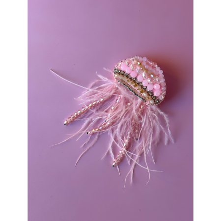 Stor Rosa Gople Broche med perler og fjer fra LÉ MOSCH, smuk og levende vandmand-broche, unik og dekorativ rosa broche, 