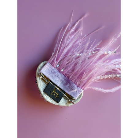 Stor Rosa Gople Broche med perler og fjer fra LÉ MOSCH, smuk og levende vandmand-broche, unik og dekorativ rosa broche, 