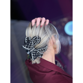 Vilhelmina Hårklemme med store sløjfer fra LÉ MOSCH, fyldig statement hårklemme, stor sløjfe-hårklemme, 