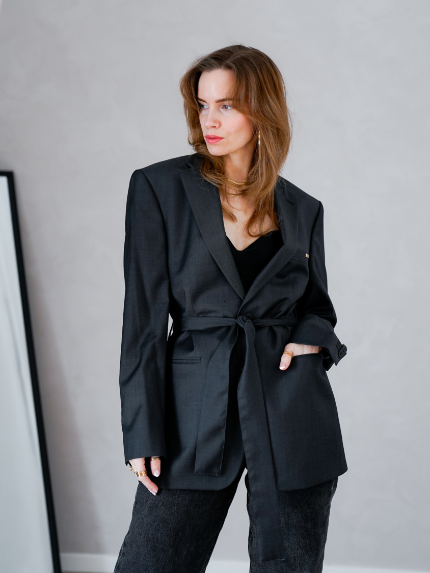 Vintage Vibes mørkegrå blazer med bælte