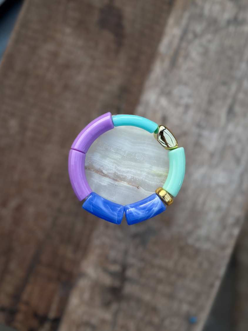 Maggie armbånd no 40 fra LÉ MOSCH, smukt boheme armbånd, farverigt armbånd,