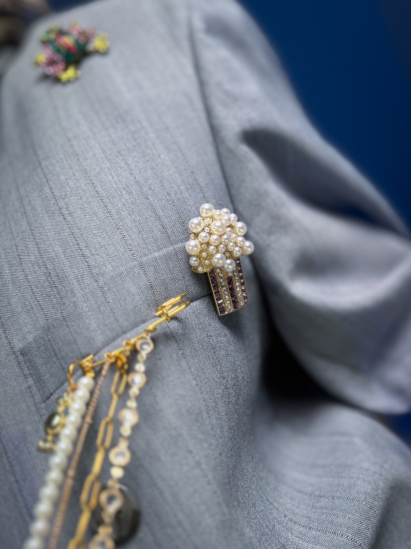 Lilla popcorn broche fra le moscg, sjov broche, broche med perler,