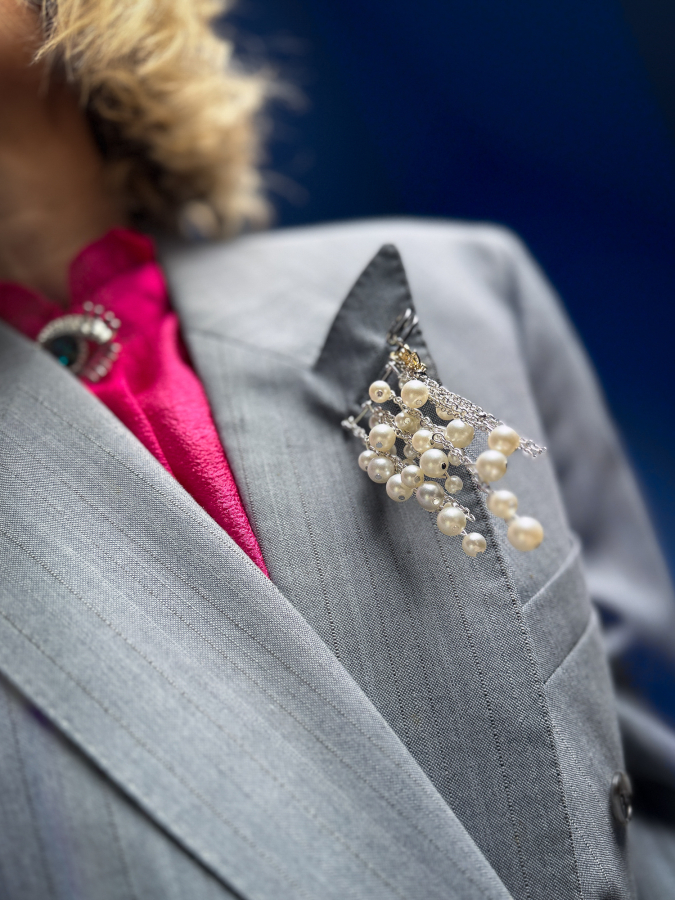 Poppop Broche med hvide perler fra le mosch