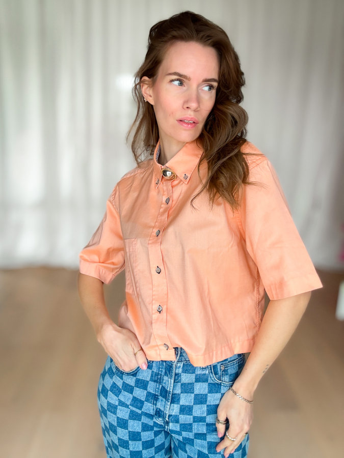 Vintage Vibes kortærmet peach skjorte - no 180 fra LÉ MOSCH, Smuk og anderledes skjorte, ferskenfarvet kort skjorte med korte ærmer,