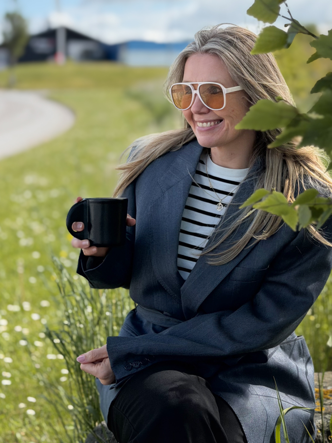 Shawn solbriller i Beige fra LÉ MOSCH, lyse solbriller med sheer glas, cool solbriller i cremefarvet, 