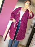 Vintage Vibes quiltet jakke med patch no 211 fra LÉ MOSCH, mørk rosa jakke med dekorationer, vendbar kviltet jakke med bælte og lommer,