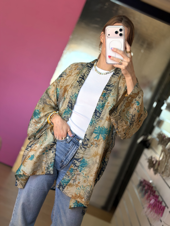 Monya Silkemix kimono no 1746 fra LÉ MOSCH, silkemix kimono syet i Indien, unik kort kimono i fine farver, 