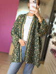Monya Silkemix kimono no 1751 fra LÉ MOSCH, silkemix kimono syet i Indien, unik kort kimono i grøn og peach,  