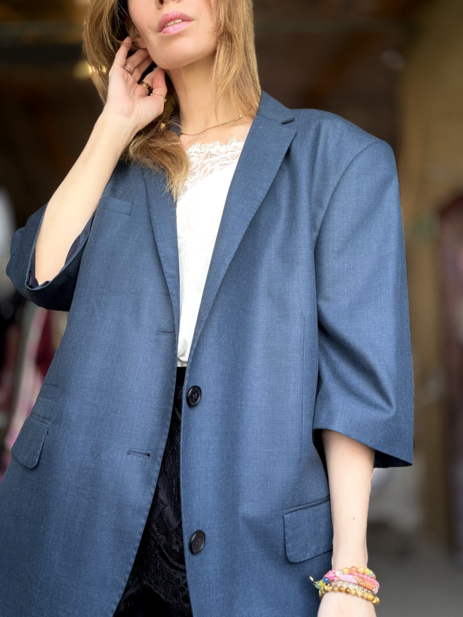 Vintage Vibes blå blazer med trekvarte ærmer – No 218 fra LÉ MOSCH, skøn og super anvendelig secondhand blazer, fin blå boxy blazer med et lettere udtryk,