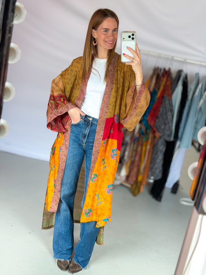 Minju Silkemix kimono no 1164 fra LÉ MOSCH, skøn unik og let kimono, super anvendelig kimono i fine farver,