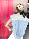 Vintage Vibes denim vest med blonde på ryggen – no 224 fra LÉ MOSCH, anderledes denimvest med blonde øverst på ryggen, anvendelig og feminin denimvest, vesten til din festival,