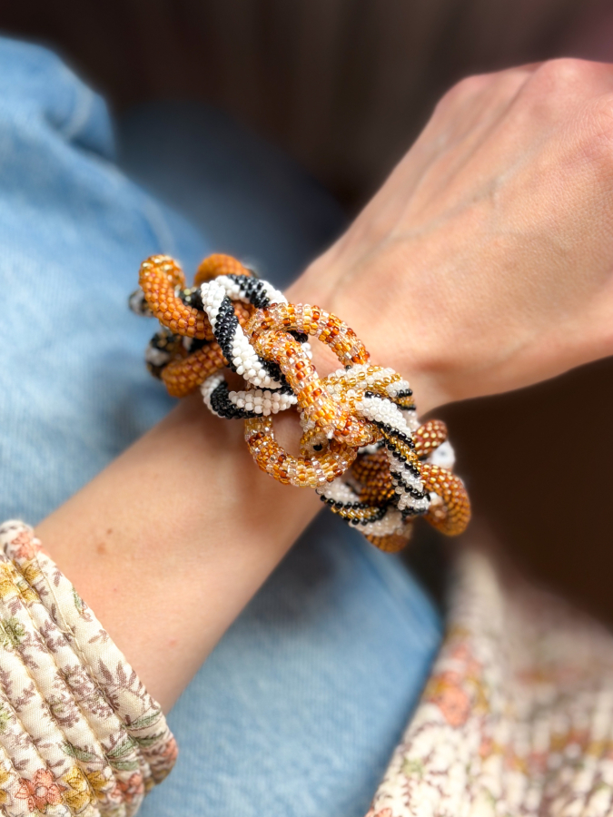 Vivienne armbånd no 12 fra LÉ MOSCH, fyldigt og cool boheme armbånd, lækkert og anderledes armbånd, 