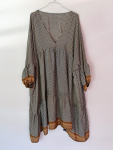 Unika style no 11 - oversize kjole med fine detaljer fra LÉ MOSCH, rummelig og let kjole, super anvendelig unika kjole i blå og hvid, 