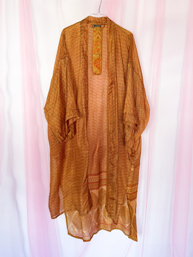 Minju Silkemix kimono no 1176 fra LÉ MOSCH, skøn unik og let kimono, super anvendelig og festlig kimono,