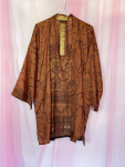 Monya Silkemix kimono no 1768 fra LÉ MOSCH, silkemix kimono syet i Indien, unik kort kimono i fine farver,  