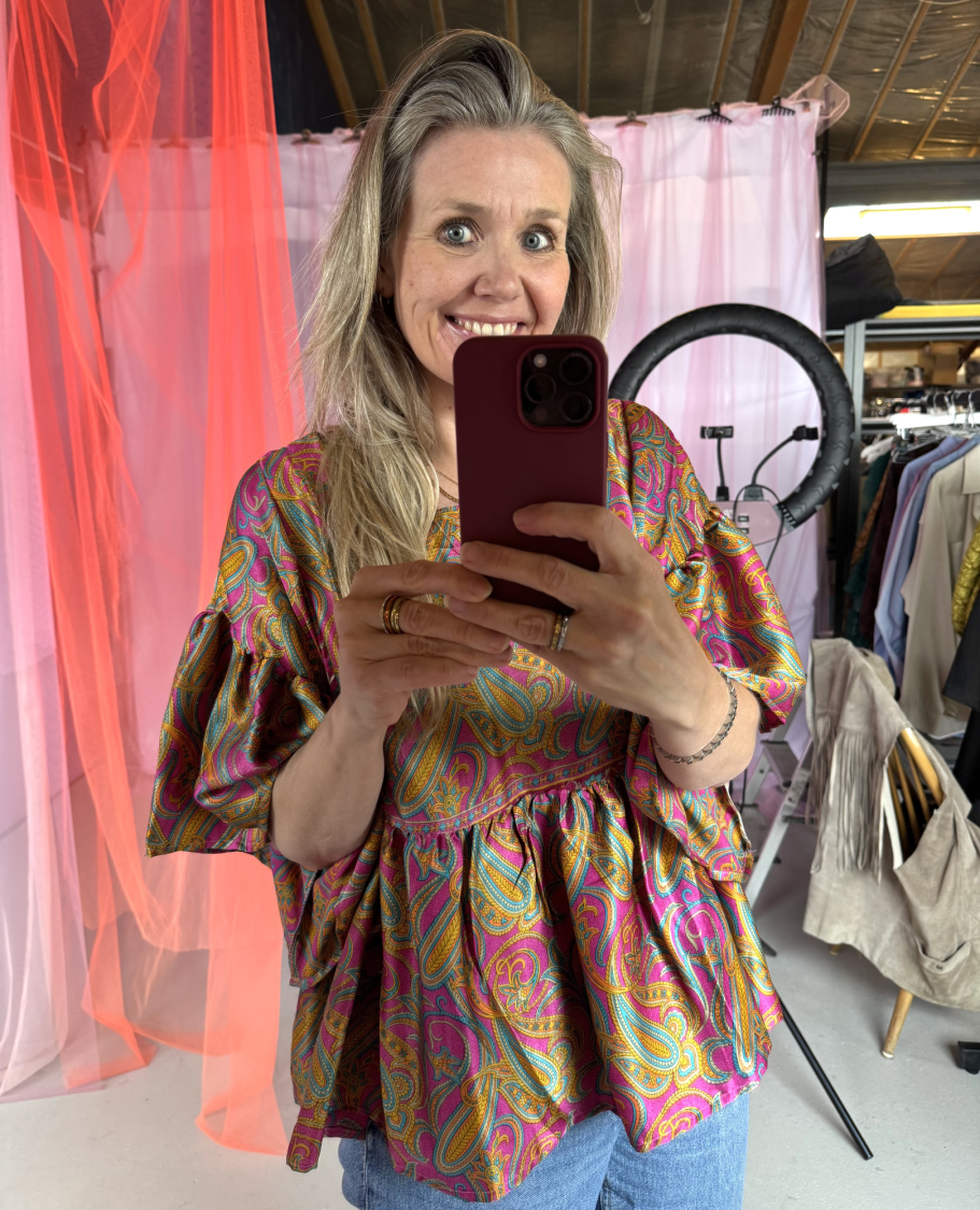 Unika style no 41 - let løs top med flæse-look fra LÉ MOSCH, rummelig og let top, super anvendelig mønstret unika top, 