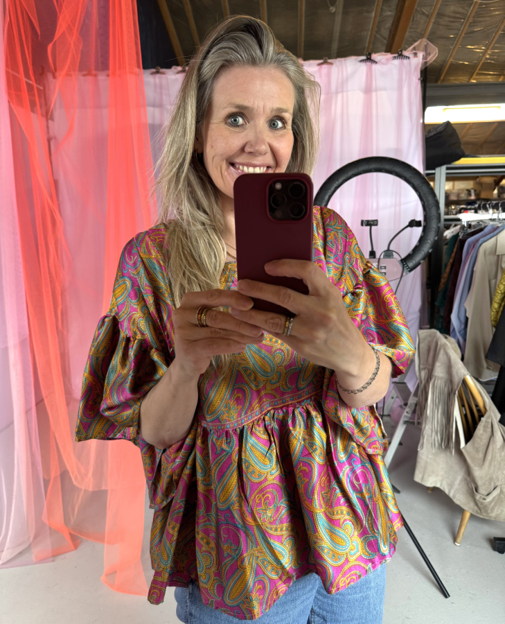 Unika style no 41 - let løs top med flæse-look fra LÉ MOSCH, rummelig og let top, super anvendelig mønstret unika top, 