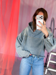 Vintage Vibes Denim Anorak med hætte og pailletter – No 257 fra LÉ MOSCH, sej cropped anorak i denim, cowboy anorak med pailletter, 