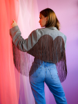 Vintage Vibes kort blazer med brune frynser – No 262 fra LÉ MOSCH, super cool og anderledes kort blazer, fin kort blazer med lange frynser, 
