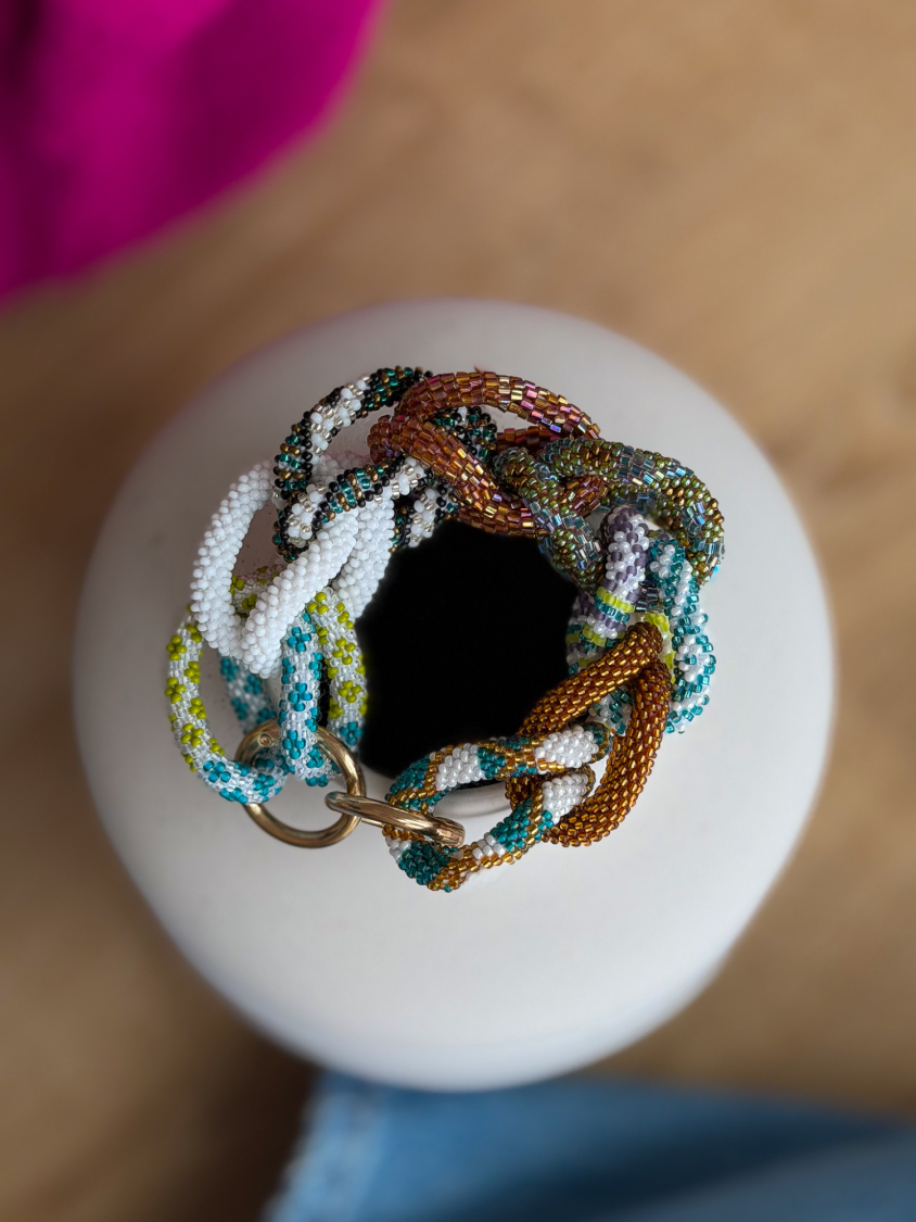 Vivienne armbånd no 32 fra LÉ MOSCH, fyldigt og cool boheme armbånd, lækkert og anderledes armbånd, 