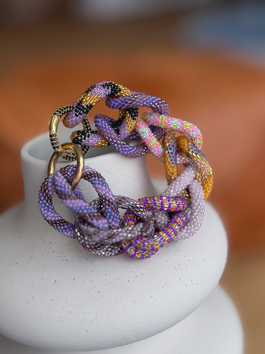 Vivienne armbånd no 34 fra LÉ MOSCH, fyldigt og cool boheme armbånd, lækkert og anderledes armbånd, 