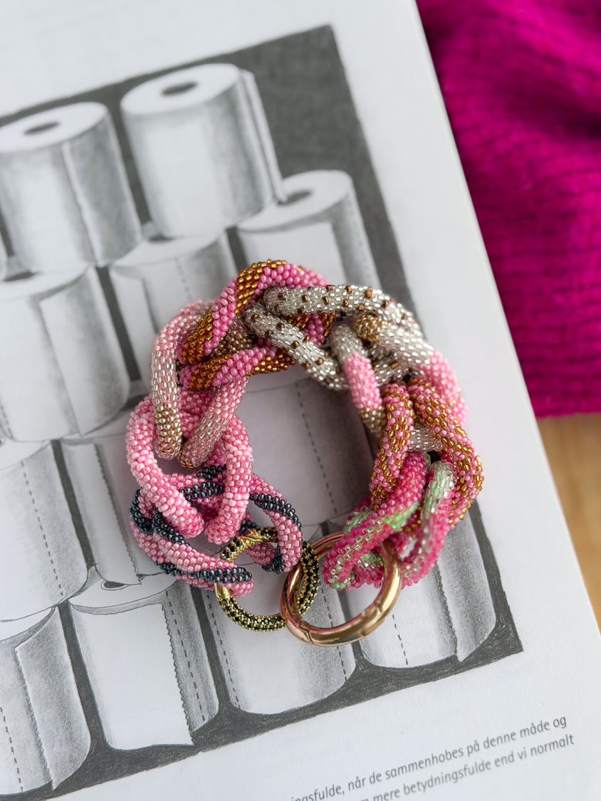 Vivienne armbånd no 36 fra LÉ MOSCH, fyldigt og cool boheme armbånd, lækkert og anderledes armbånd, 