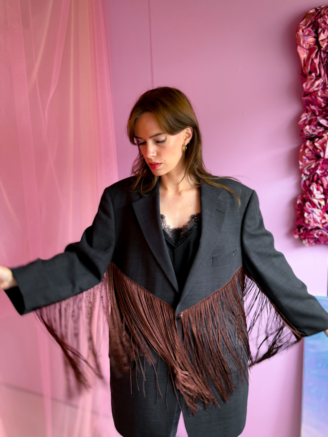 Vintage Vibes blazer med brune frynser – No 273 fra LÉ MOSCH, cool og anderledes blazer med frynser, fin secondhand blazer med et twist, 