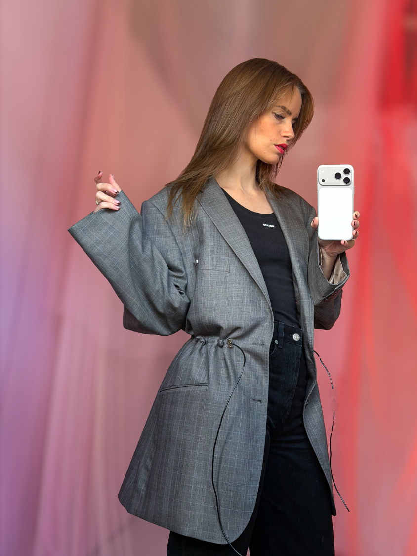 Vintage Vibes blazer med drawstring waist – No 275 fra LÉ MOSCH, skøn og super anvendelig secondhand blazer, ternet og cool upcyclet blazer med snoretræk i taljen,