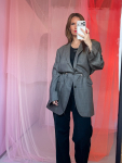 Vintage Vibes blazer med drawstring waist – No 275 fra LÉ MOSCH, skøn og super anvendelig secondhand blazer, ternet og cool upcyclet blazer med snoretræk i taljen,