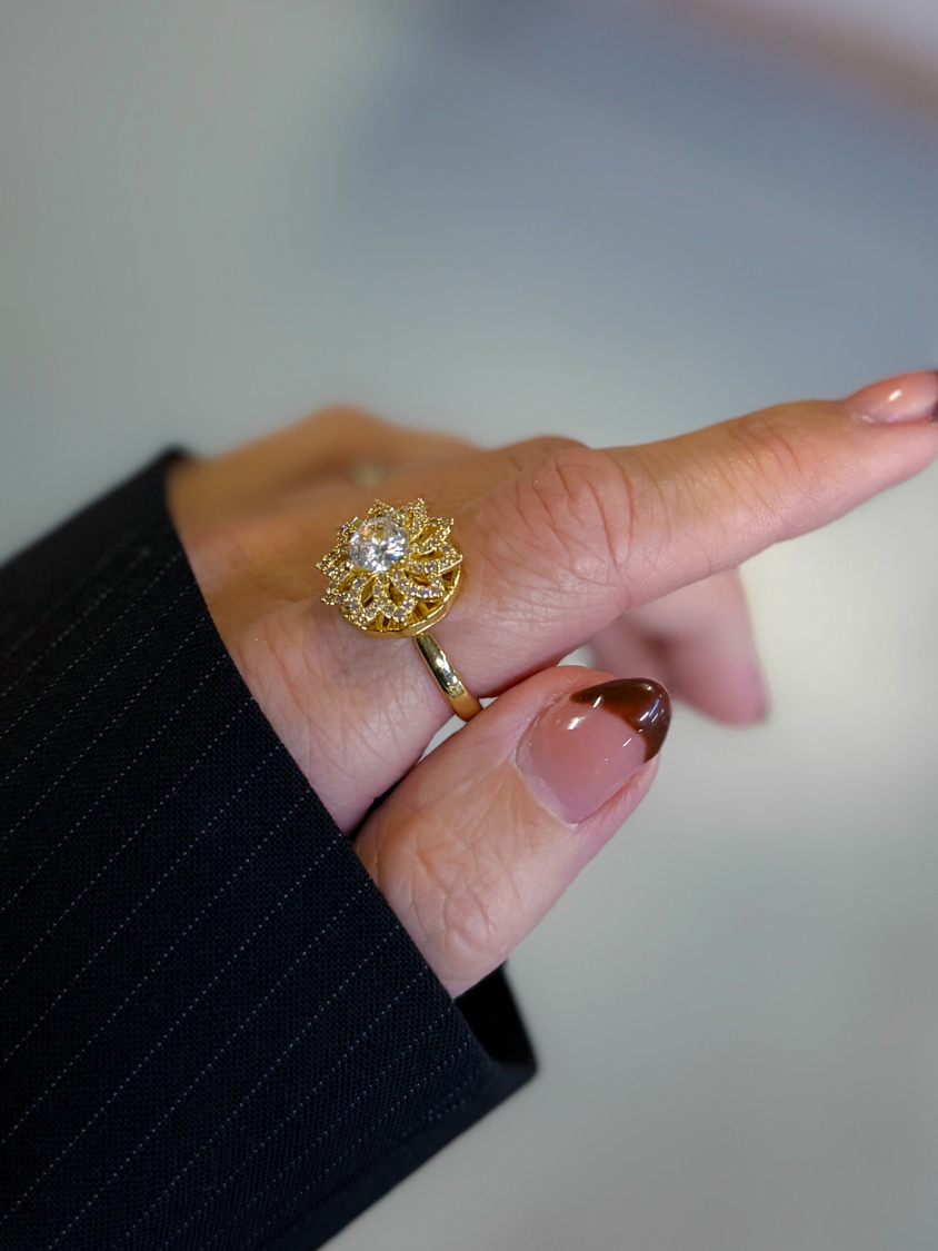 Aviva spinner anti stress ring i forgyldt fra LÉ MOSCH, ring med bevægelig top, beroligende ring, adhd ring,