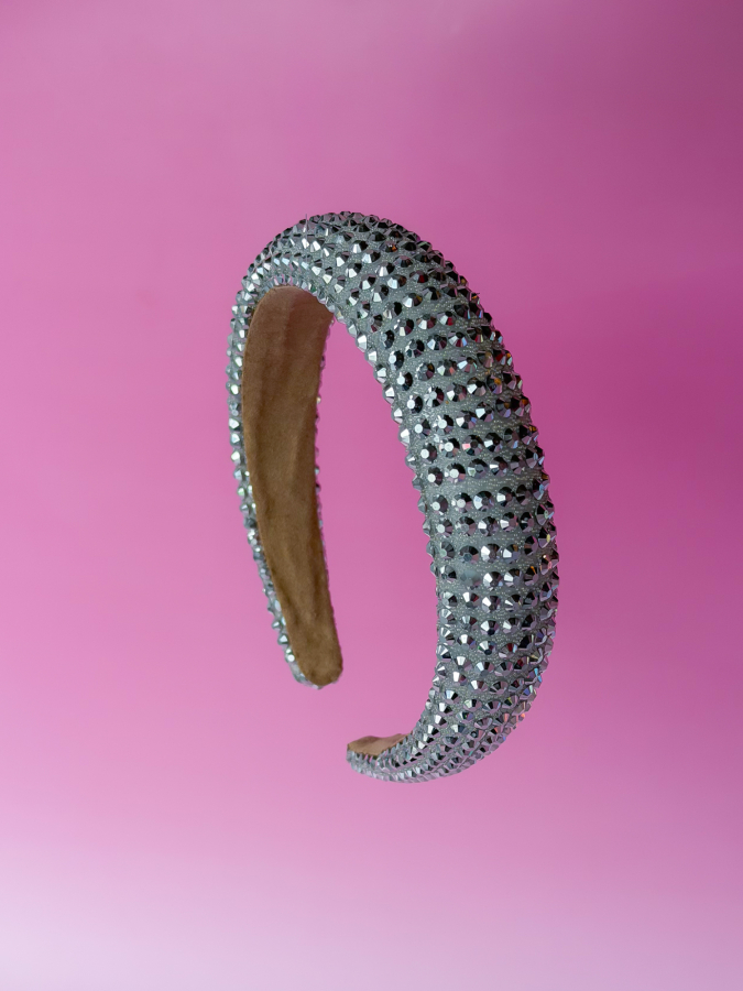 Hårbøjle med sølvfarvede nitter fra LÉ MOSCH, fin og cool glitrende hårbøjle, festlig og enkel hårbøjle,
