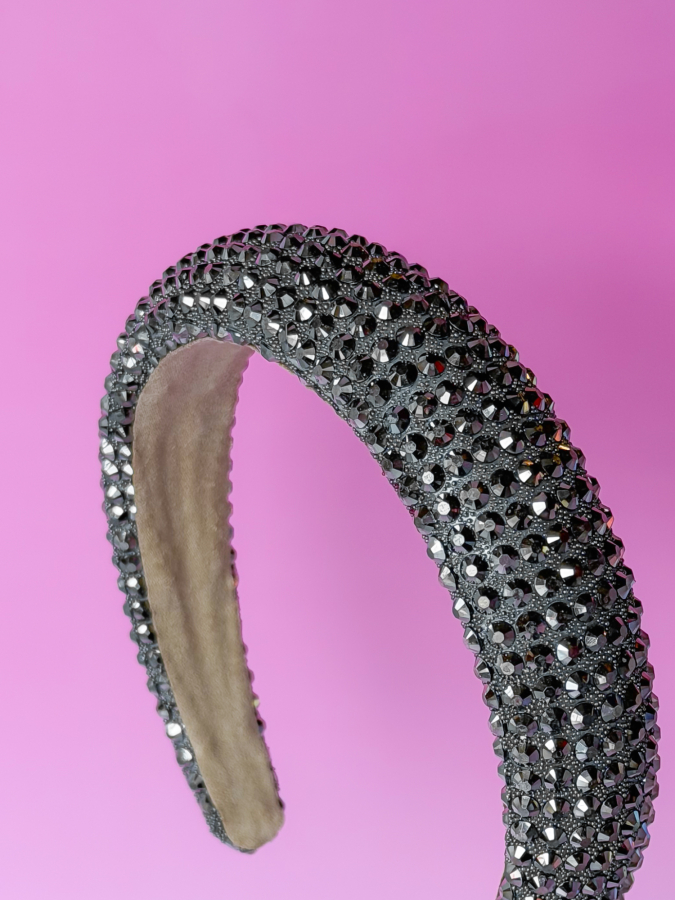 Hårbøjle med mørkegrå nitter fra LÉ MOSCH, fin og cool glitrende hårbøjle, festlig og enkel hårbøjle,