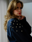 Vintage Vibes Kort Mørkeblå Blazer med nitter – No 280 fra LÉ MOSCH, smuk skulpturel kort blazer i mørkeblå med sorte revers, skøn og anderledes blazer med nitter, 