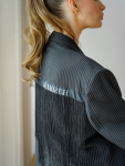 Vintage Vibes stribet blazer med frynser – No 283 fra LÉ MOSCH, cool og anderledes blazer med frynser og LÉ MOSCH logo, fin secondhand blazer med et twist, 