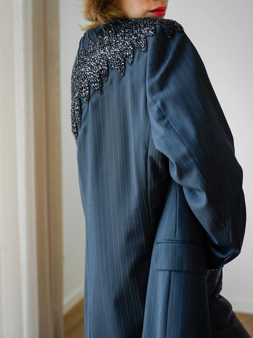 Vintage Vibes stribet blazer med pailletter – No 284 fra LÉ MOSCH, cool og anderledes blazer med pailletter, fin secondhand blazer med et twist, 