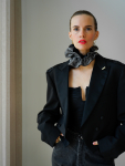 Vintage Vibes kort blazer med pailletter – No 286 fra LÉ MOSCH, cool og anderledes kort blazer med pailletter, fin secondhand blazer med blanke revers, 