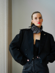 Vintage Vibes kort blazer med pailletter – No 286 fra LÉ MOSCH, cool og anderledes kort blazer med pailletter, fin secondhand blazer med blanke revers, 