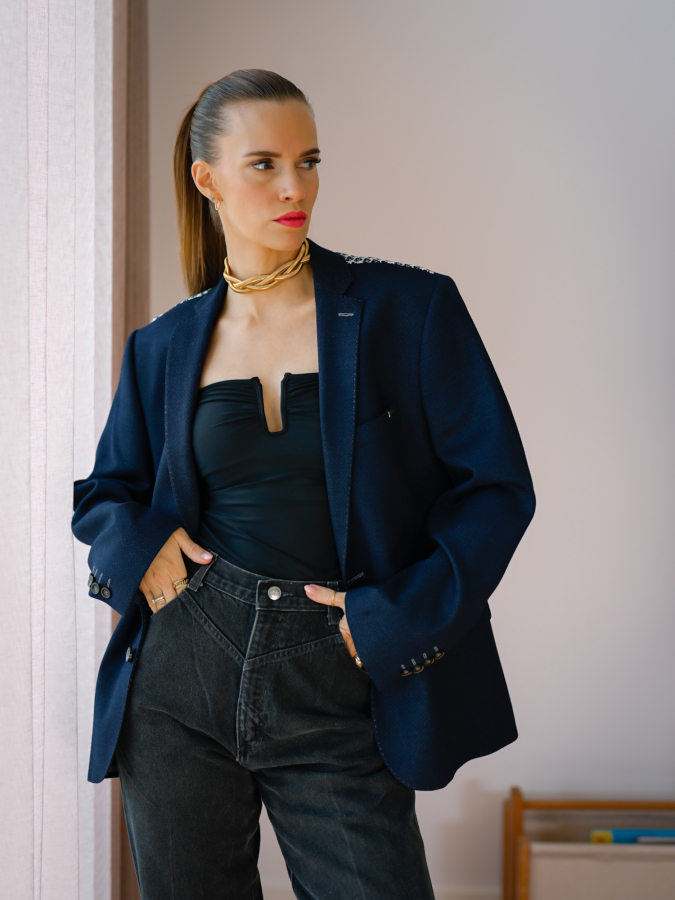 Vintage Vibes blazer med mønstret ryg og røde frynser – No 288 fra LÉ MOSCH, cool og anderledes blazer med frynser, fin secondhand blazer med et twist, 
