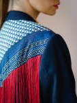 Vintage Vibes blazer med mønstret ryg og røde frynser – No 288 fra LÉ MOSCH, cool og anderledes blazer med frynser, fin secondhand blazer med et twist, 