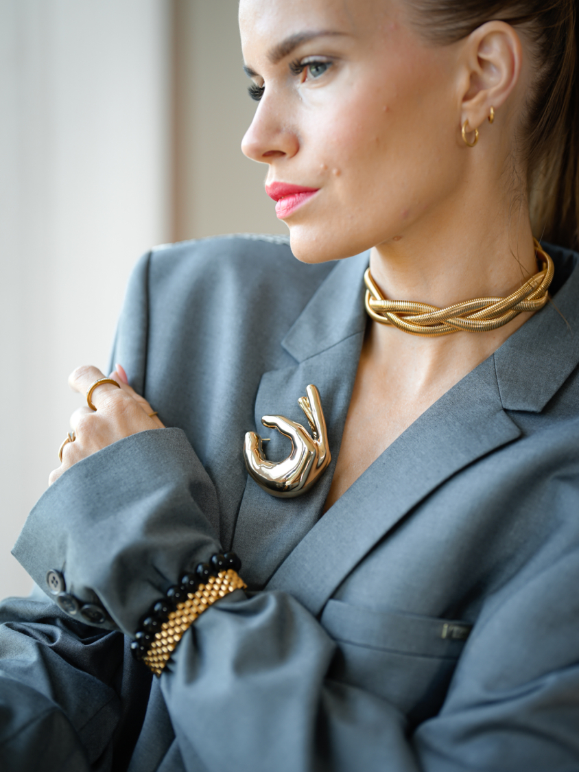 Vintage Vibes blazer med mønstret ryg og sorte frynser – No 289 fra LÉ MOSCH, iøjnefaldende og sej blazer med frynser, fin secondhand blazer med et twist, 