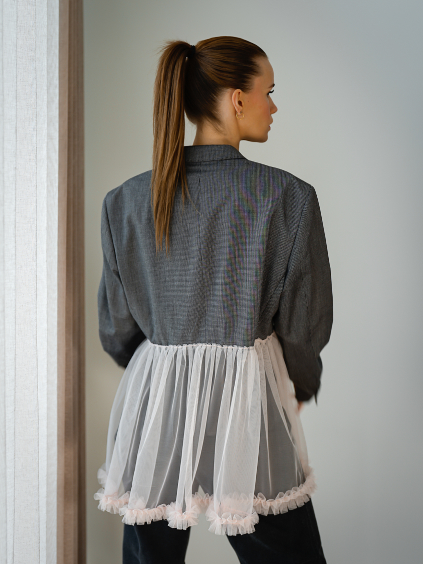 Vintage Vibes blazer med tyl – No 290 fra LÉ MOSCH, iøjnefaldende og fin blazer med tyl, fin secondhand blazer med et twist, 