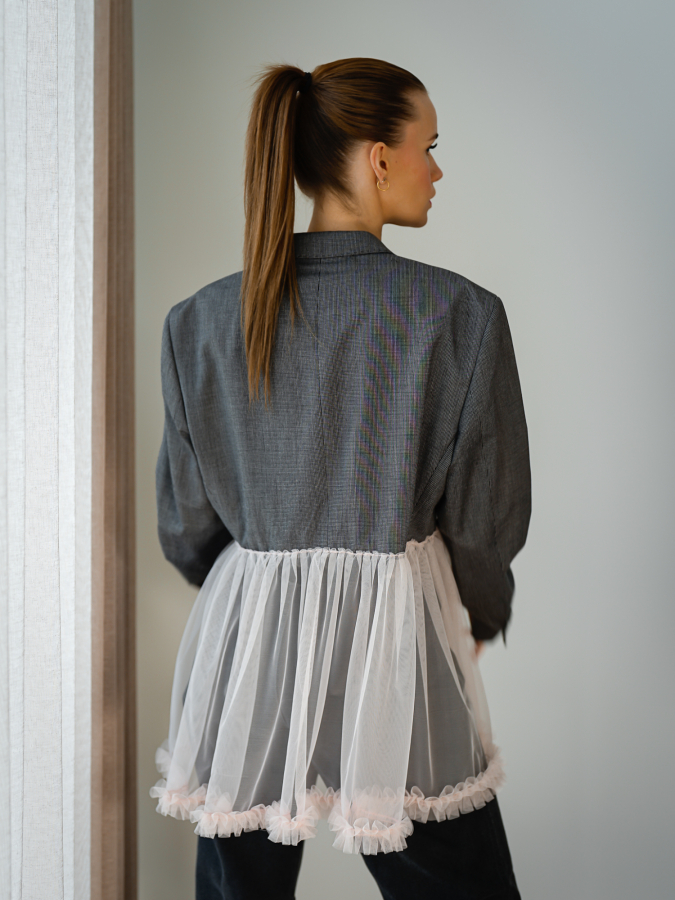 Vintage Vibes blazer med tyl – No 290 fra LÉ MOSCH, iøjnefaldende og fin blazer med tyl, fin secondhand blazer med et twist, 