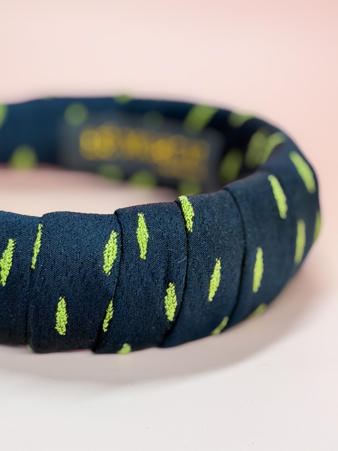 Heidi hårbøjle af slips no 05 - navy og grøn fra LÉ MOSCH, smuk hårbøjle af et upcyclet slips, dekorativ   og unik hårbøjle, 