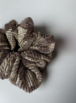 Callie mega scrunchie i brun og gylden fra LÉ MOSCH, lækker og fyldig scrunchie, mega scrunchie i glitterlook,