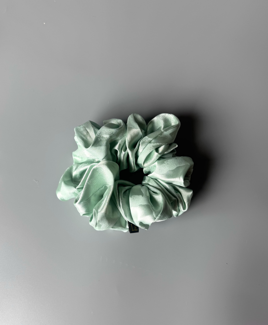 Falcon mega scrunchie i mint fra LÉ MOSCH, lækker og fyldig scrunchie, 