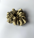 Missy mega scrunchie i olivengrøn fra LÉ MOSCH, lækker og fyldig scrunchie, 