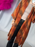 Maria kimono no 416 fra LÉ MOSCH, skøn unik kimono med fint print, anvendelig kimono i et fint farverigt mønster, 