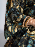 Maria kimono no 417 fra LÉ MOSCH, skøn unik kimono med fint print, anvendelig kimono i et fint farverigt mønster, 