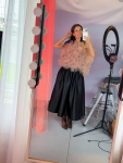 Adina Nederdel i sort fra LÉ MOSCH, skøn og fyldig sort nederdel med lommer, festlig og lækker nederdel, 