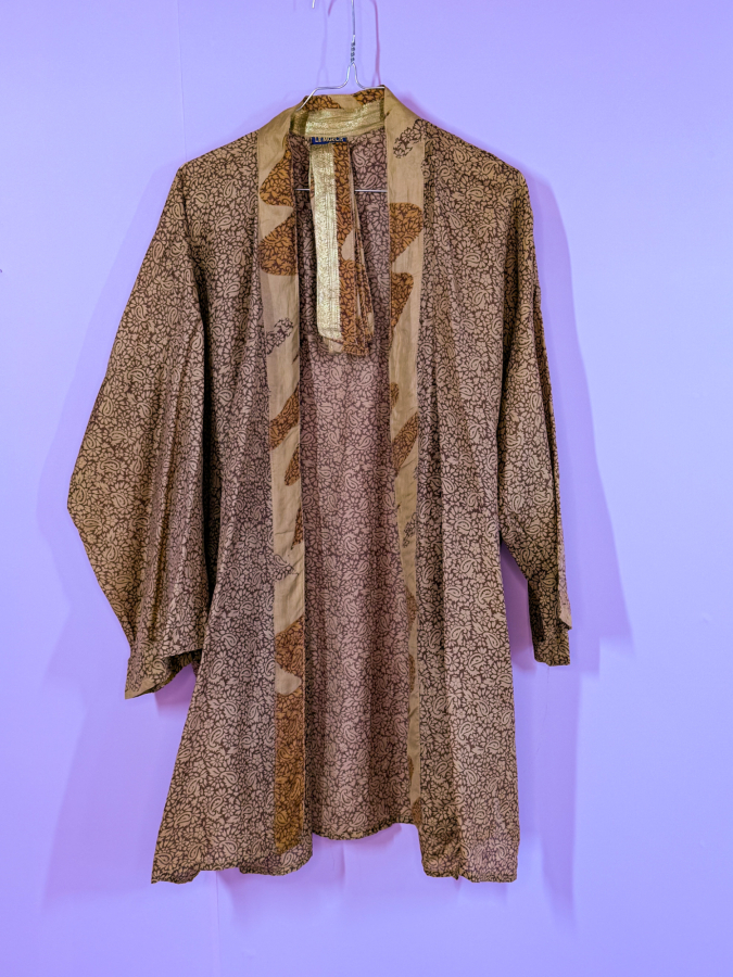 Monya Silkemix kimono no 1774 fra LÉ MOSCH, silkemix kimono syet i Indien, unik kort kimono i fine farver,  